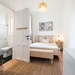 Neo Rooftop With Ac Apartman *