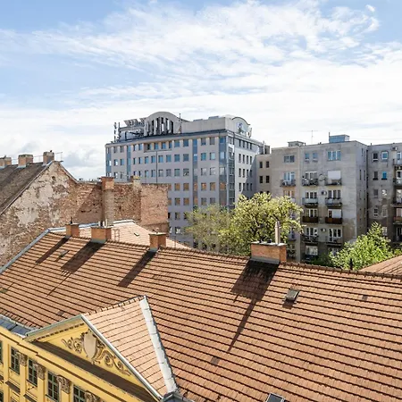 Neo Rooftop With Ac Apartman