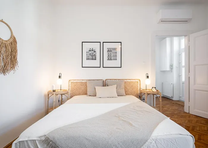 Neo Rooftop With Ac * Budapest